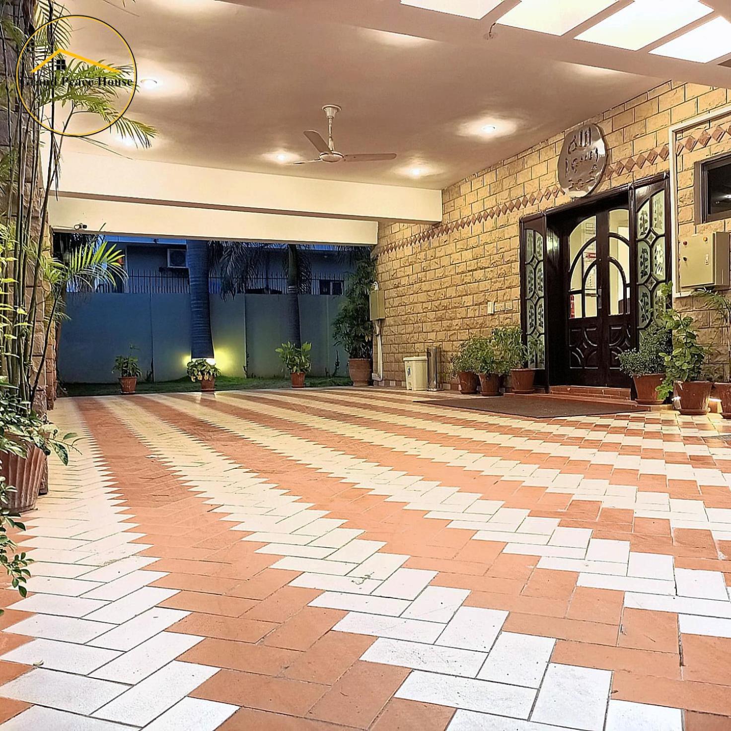 Grand Peace House I Bed and Breakfast Ισλαμαμπάντ Εξωτερικό φωτογραφία
